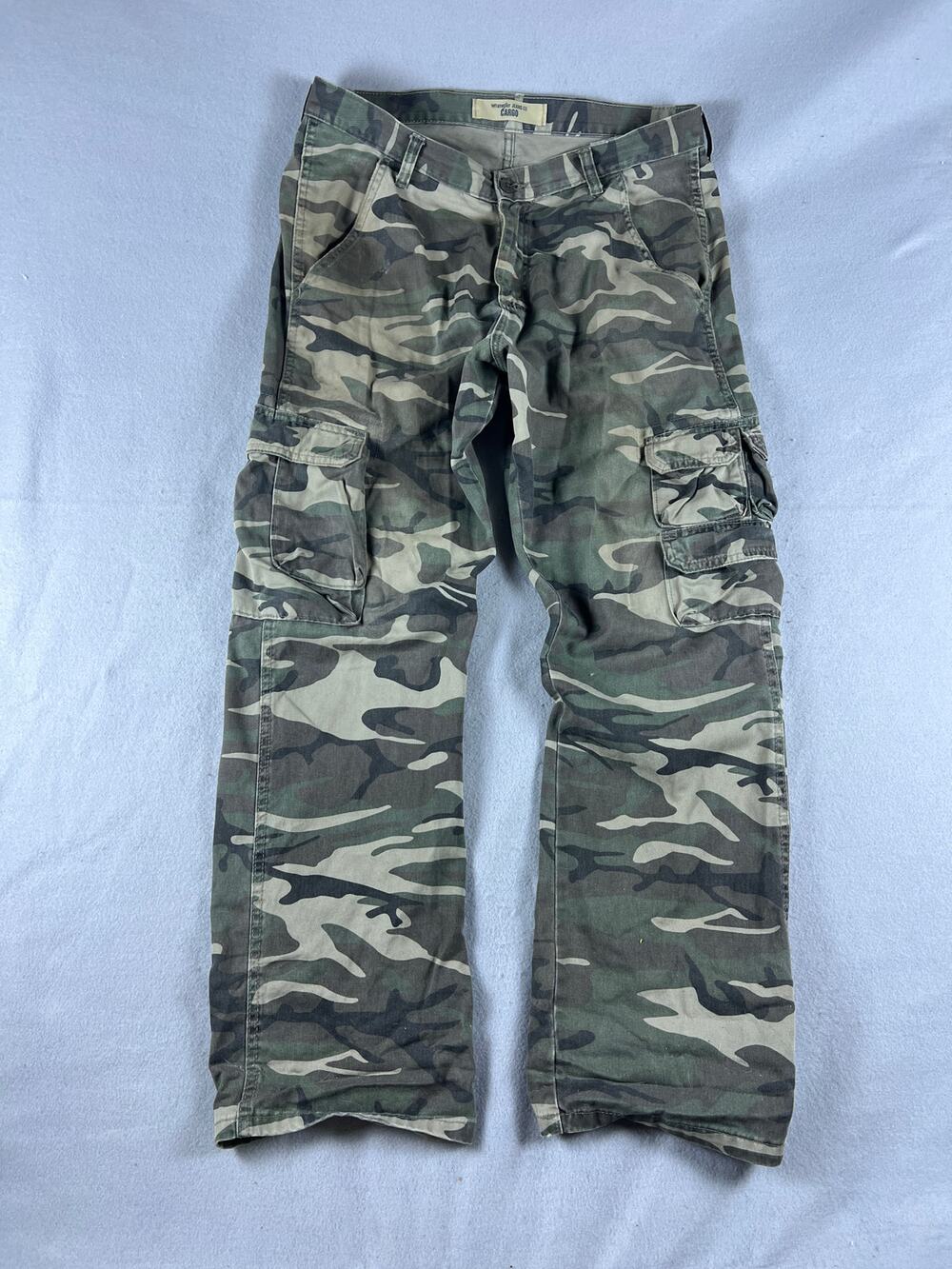 Wrangler Cargo Pants Mens 35x30 Green Camo Relaxed Fit Utility Workwear Outdoor